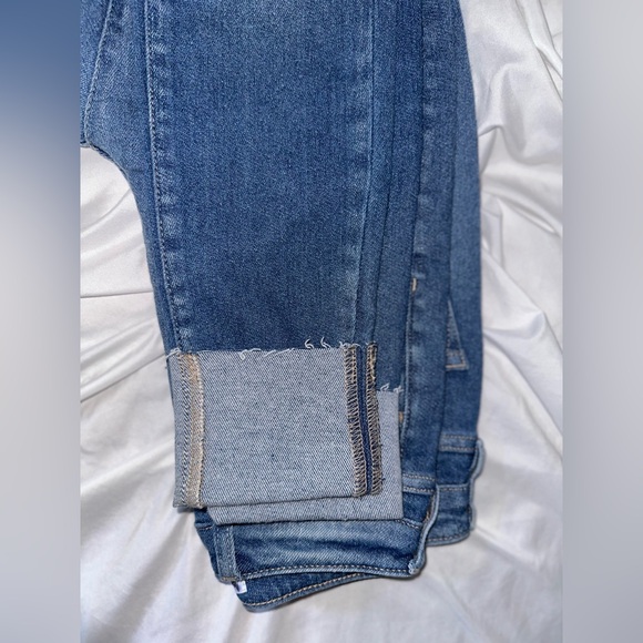 KanCan™ Skinny Curvy High Rise Cuffed Hem Jean - Picture 7 of 7